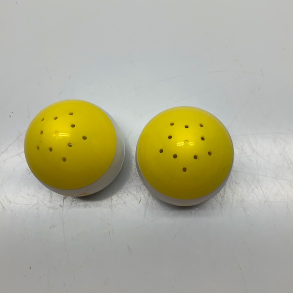 Vintage Avon Daisy Egg Shaped Salt Pepper Shakers - Picture 2 of 8